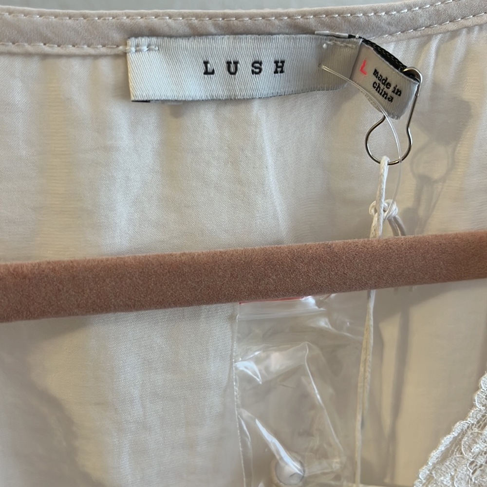 Lush Ruched Top - Picture 2 of 4